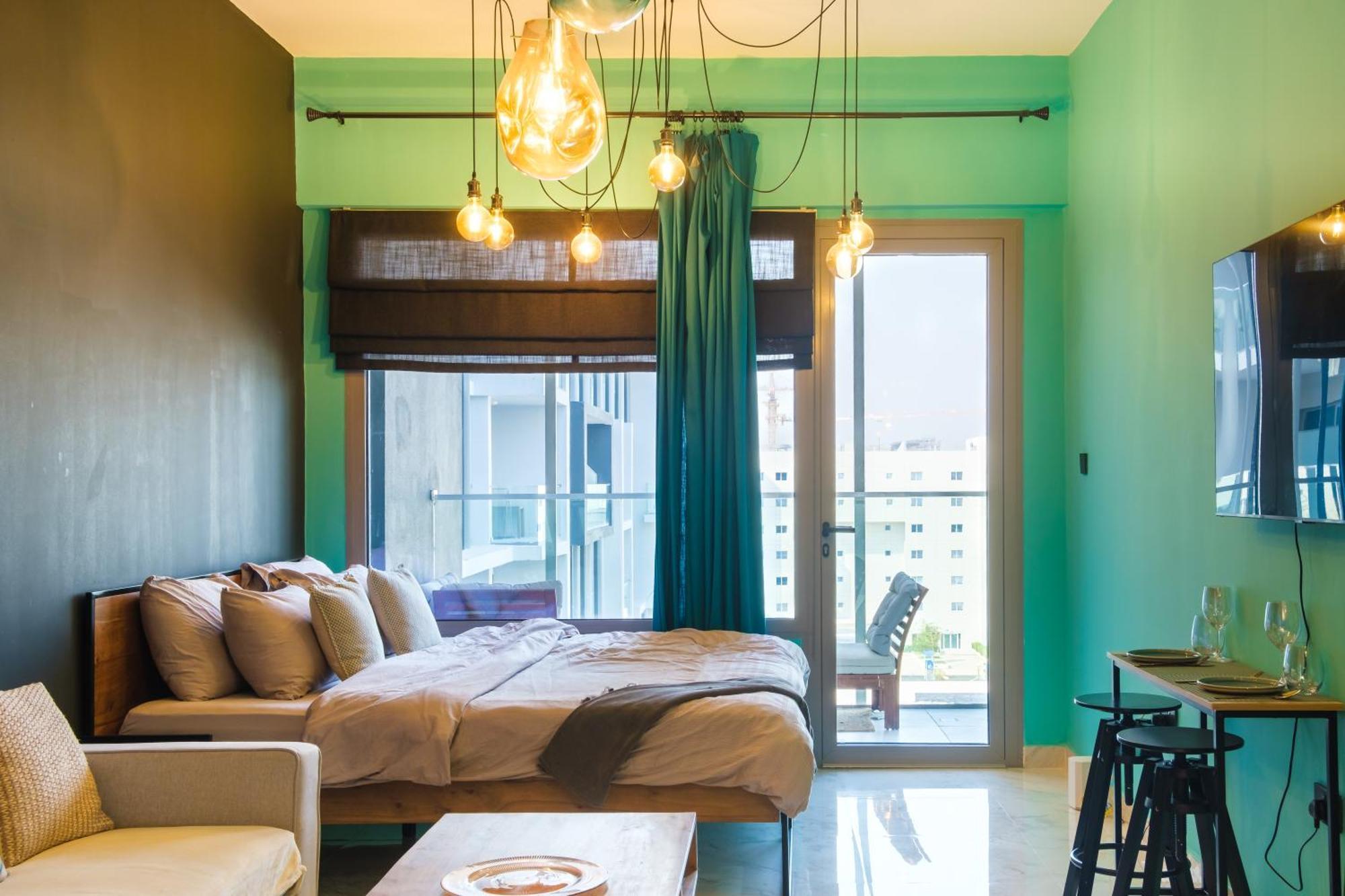 شقة Industrial Chic Retreat Al Qurayyah المظهر الخارجي الصورة