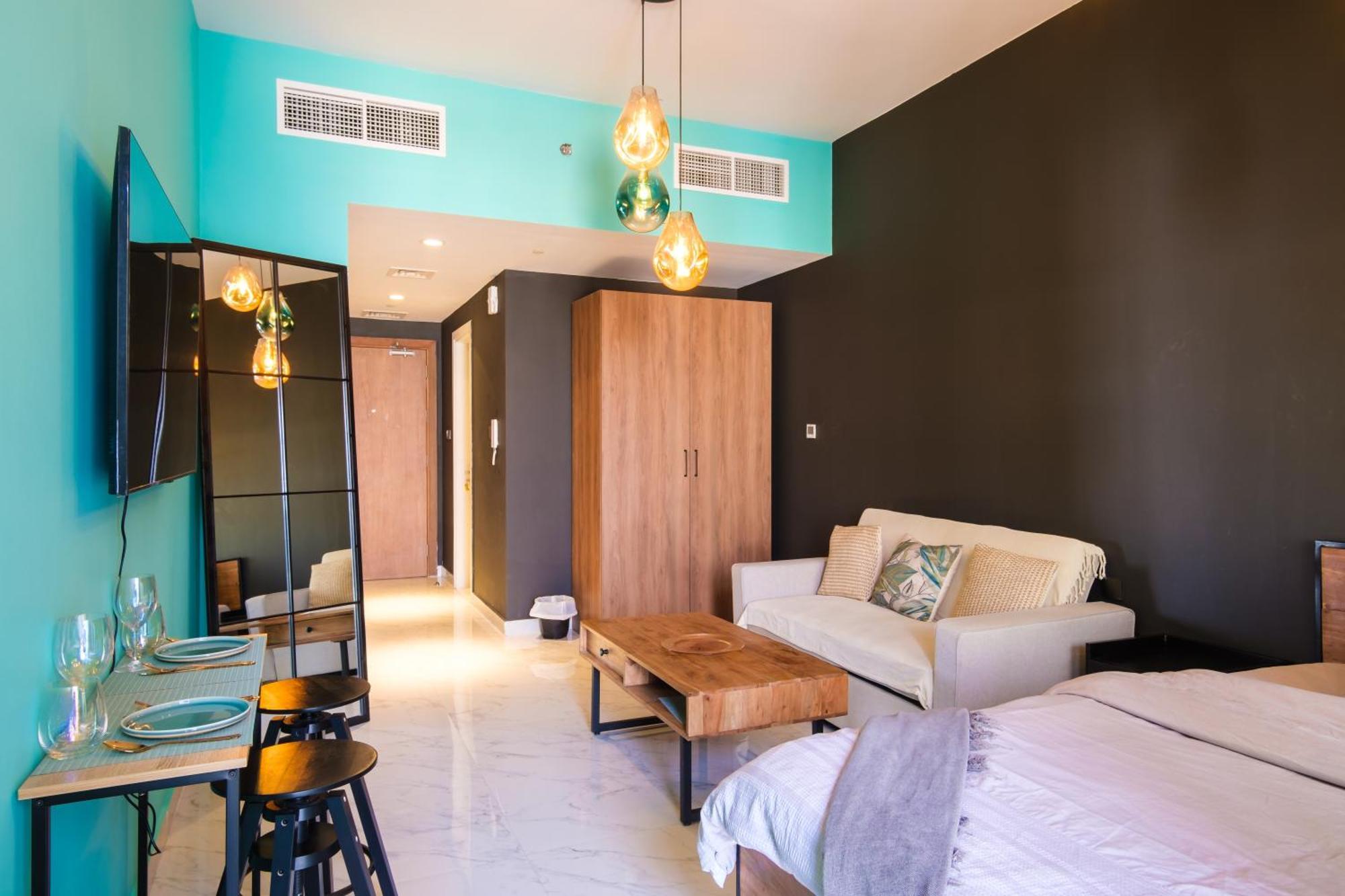 شقة Industrial Chic Retreat Al Qurayyah المظهر الخارجي الصورة
